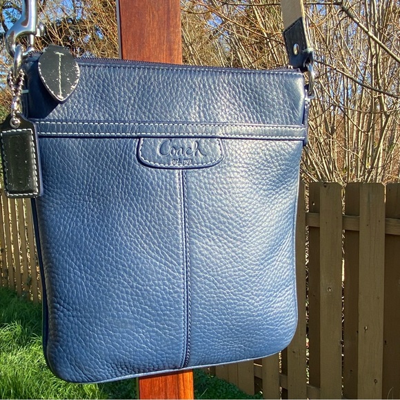 Coach Penelope Legacy Swingpack 42206 Navy Blue Pebbled Leather Crossbody Bag - Picture 4 of 12